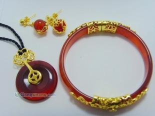 厂家直供红玛瑙手镯套装 千年爱恋，常青藤主题礼品策划方案